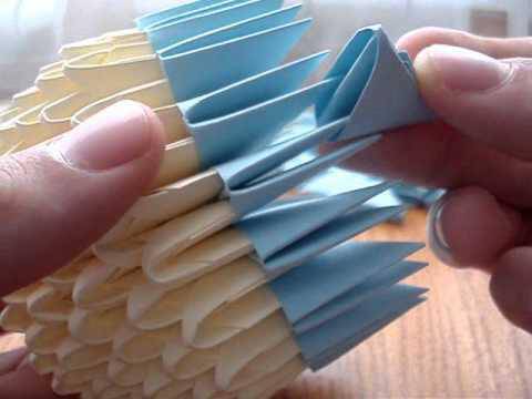 Ενα βάζο από χαρτί (origami)