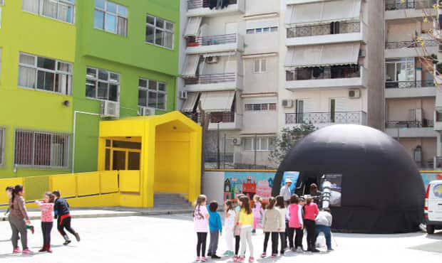 Φορητό Ψηφιακό Πλανητάριο σε σχολεία της Αθήνας