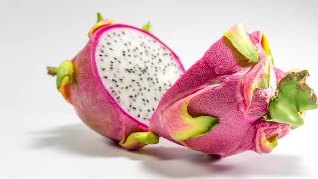 Τροπικά φρούτα Dragon fruit ή πιταχάγια