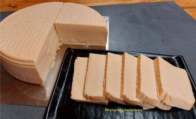 Σπιτικό τυρί: Με 2 λίτρα γάλα φτιάξτε 3 κιλά